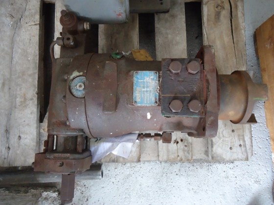 Volvo-Hydraulic-Pump-128-1